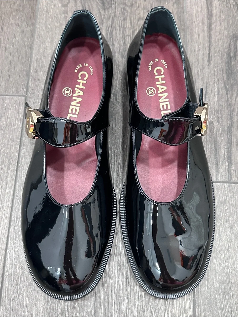 NEW CHANEL BLACK PATENT LEATHER MARYJANES WITH GOLD CC LOGO ADJUSTABLE LOCK 38C